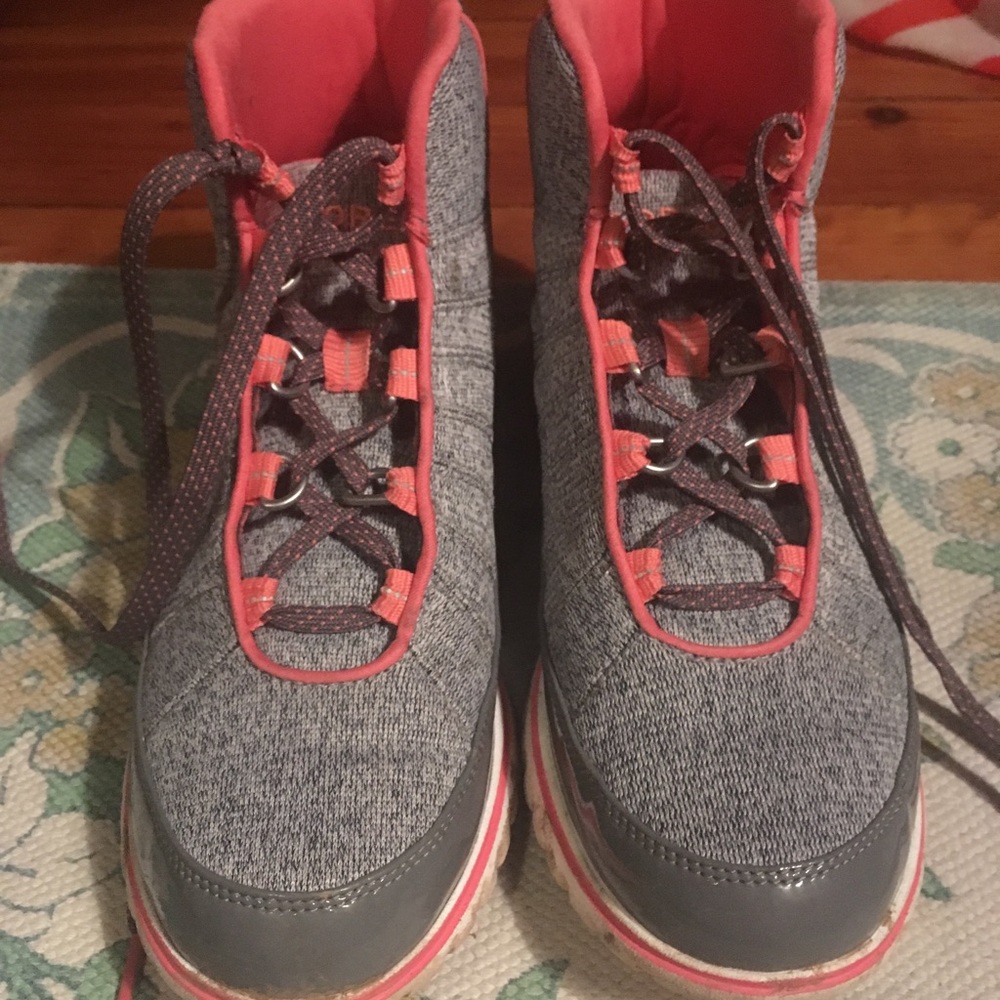 Sorel lightweight ankle boot size 8.5